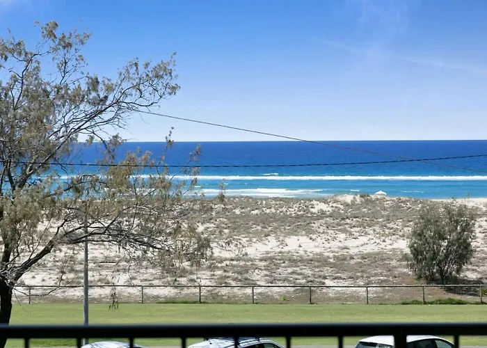 Beachfront Studio With Balcony & Stunning Views