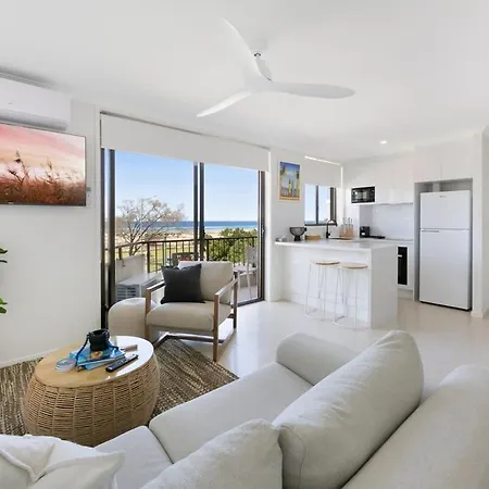 Beachfront Studio With Balcony & Stunning Views Gold Coast Exterior photo