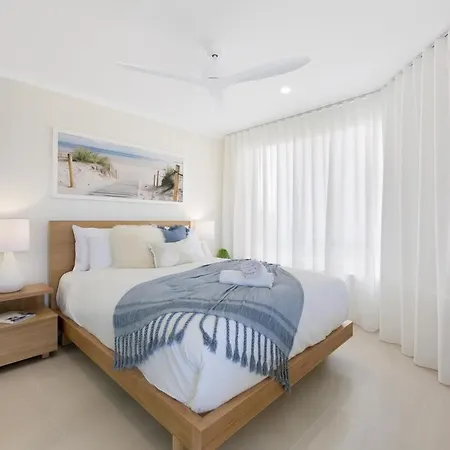 Beachfront Studio With Balcony & Stunning Views Gold Coast Exterior photo