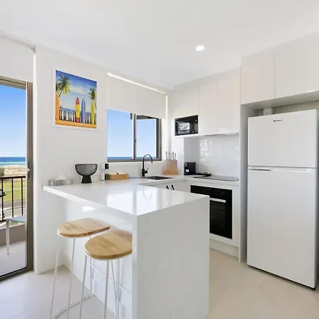Beachfront Studio With Balcony & Stunning Views Gold Coast Exterior photo